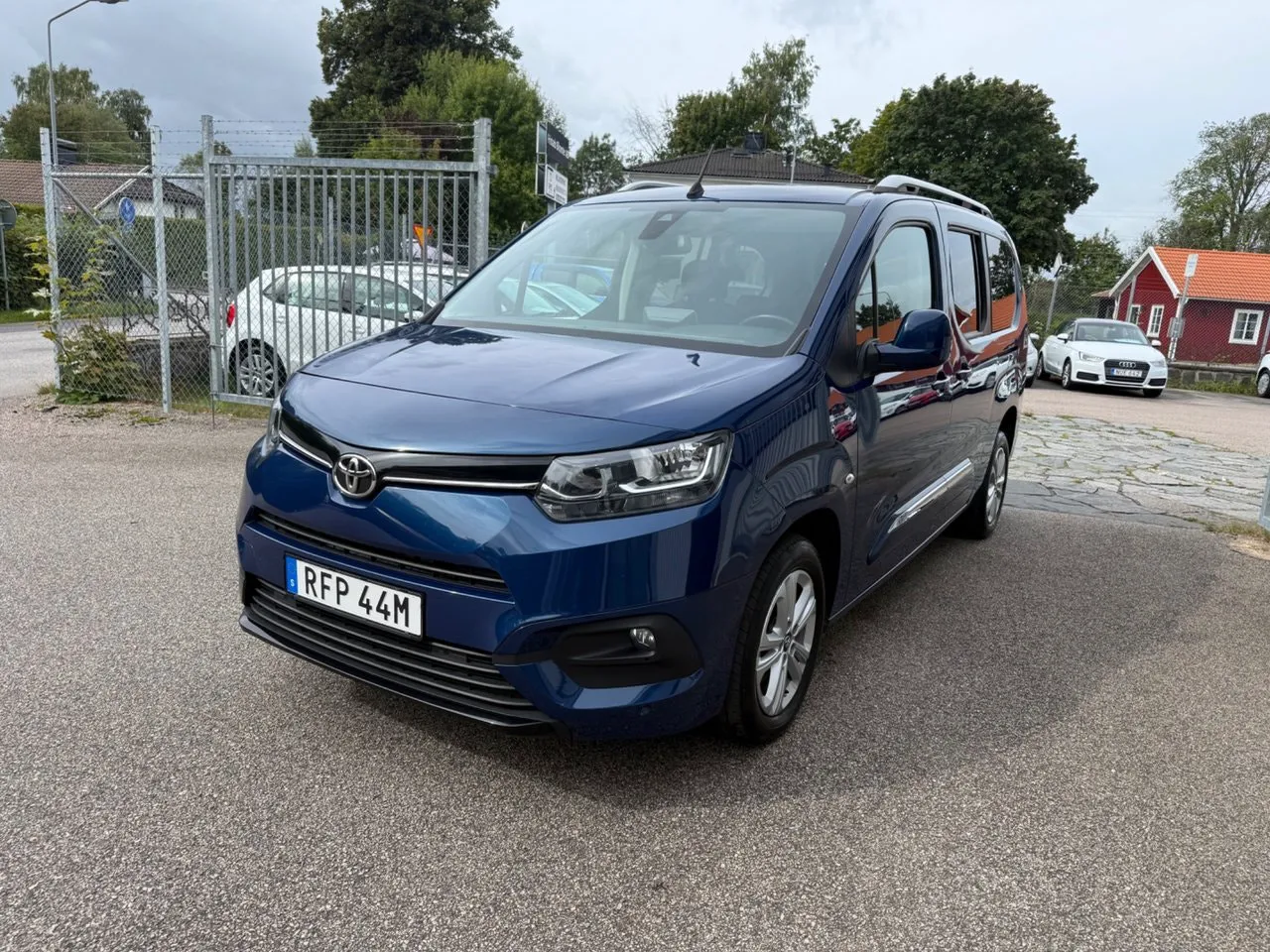 Vehicle image 1