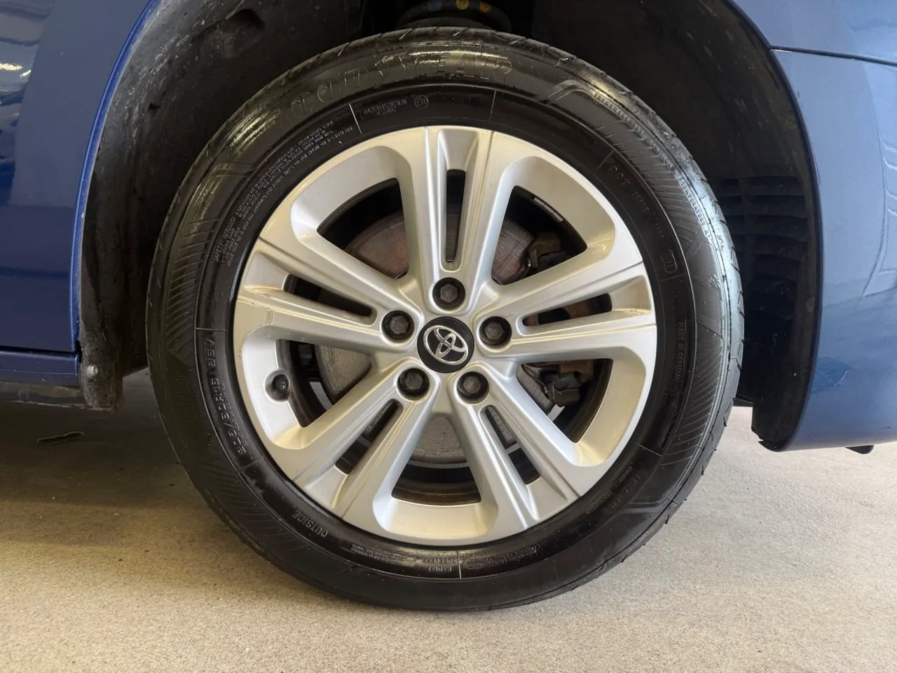 Vehicle image 11