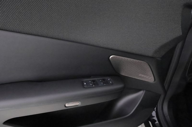 Mazda CX-6e bild 19