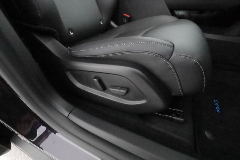 Mazda CX-6e bild 31