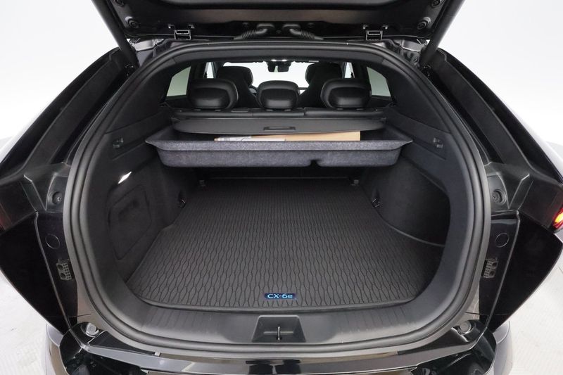 Mazda CX-6e bild 17