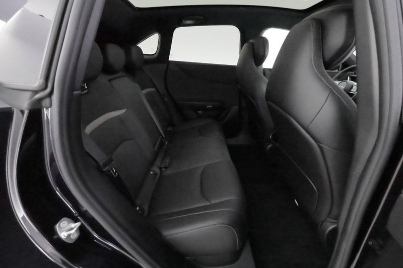 Mazda CX-6e bild 16