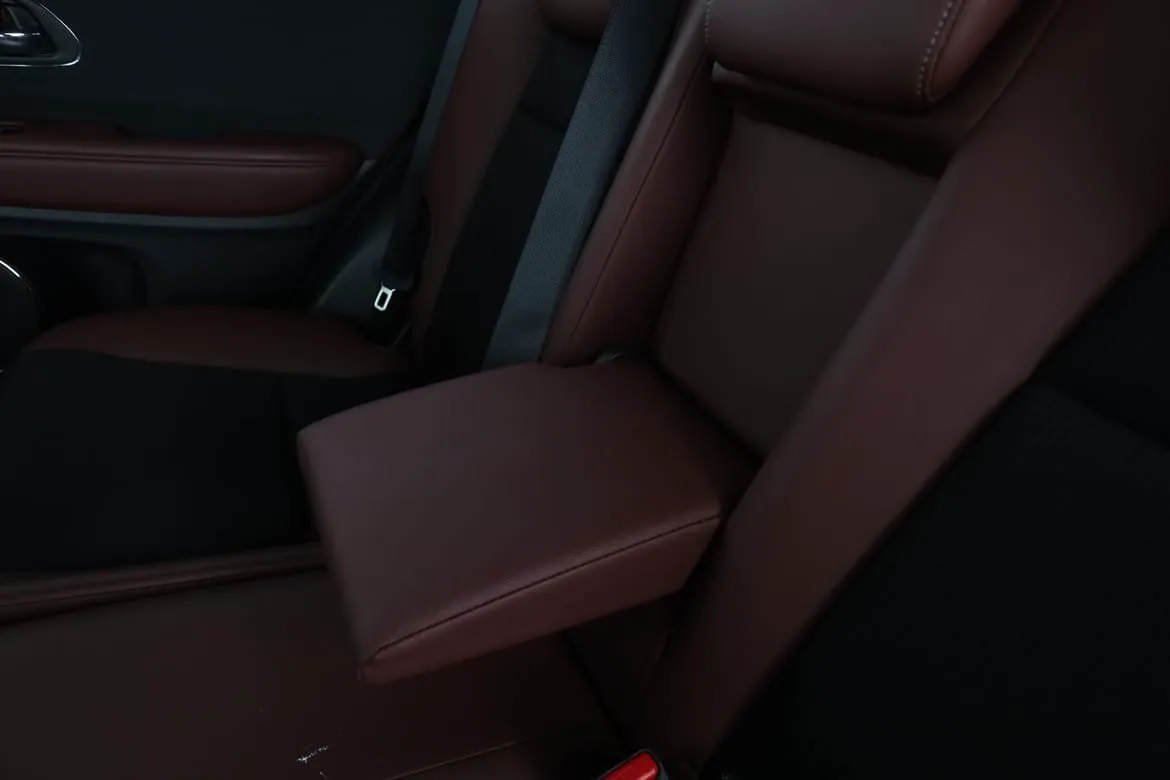 Vehicle image 34
