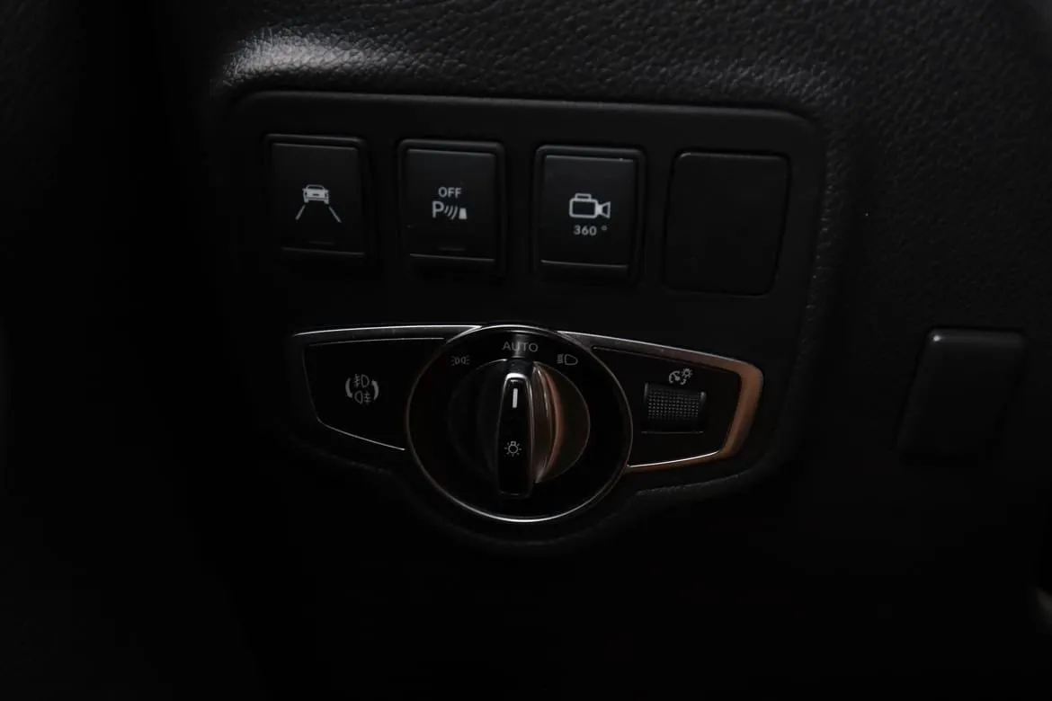 Vehicle image 29