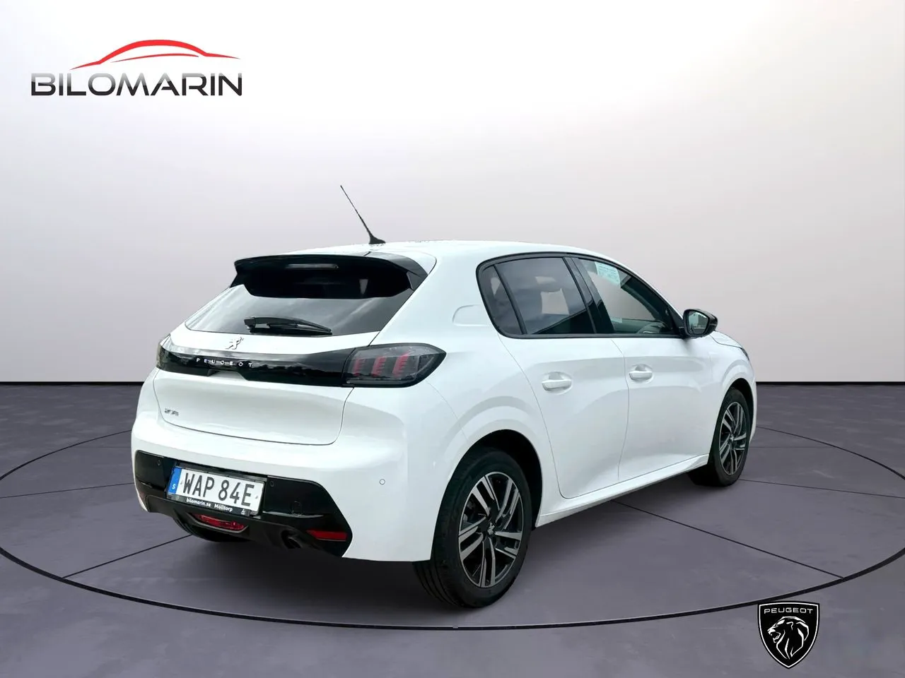 Vehicle image 6