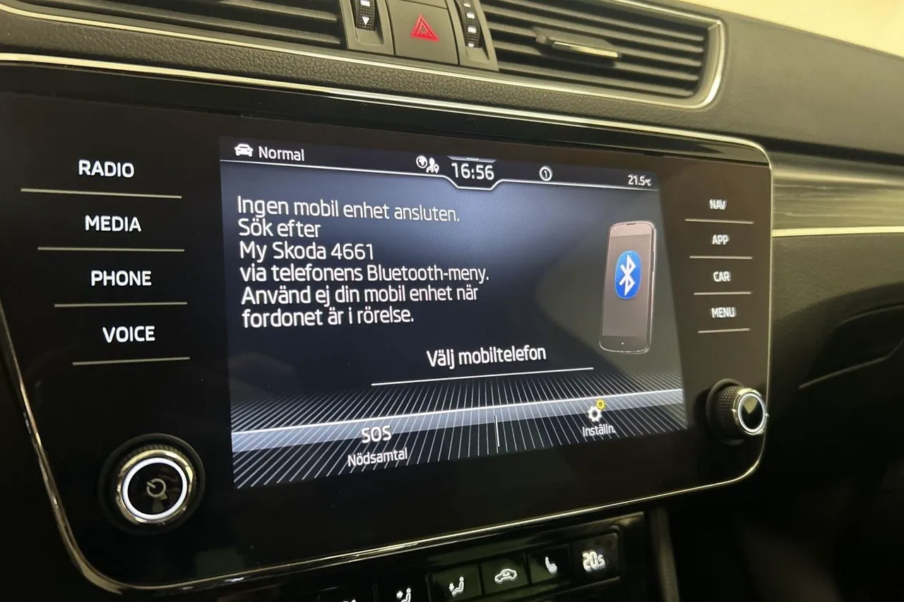 Vehicle image 32