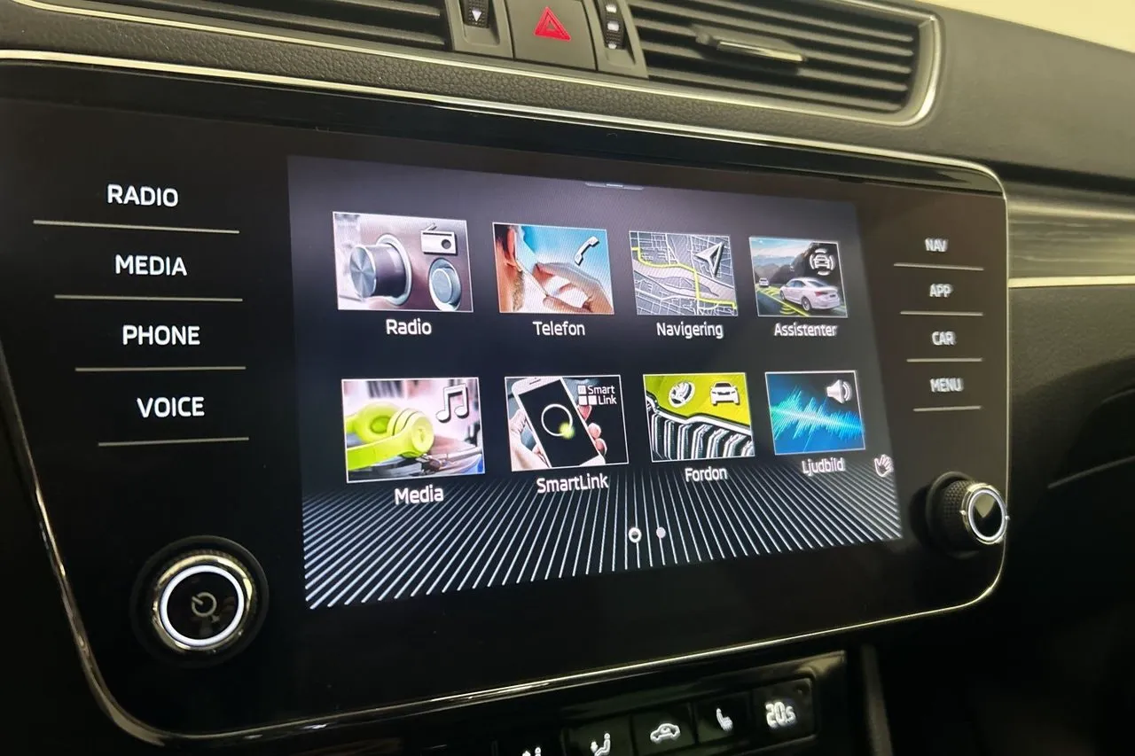 Vehicle image 30