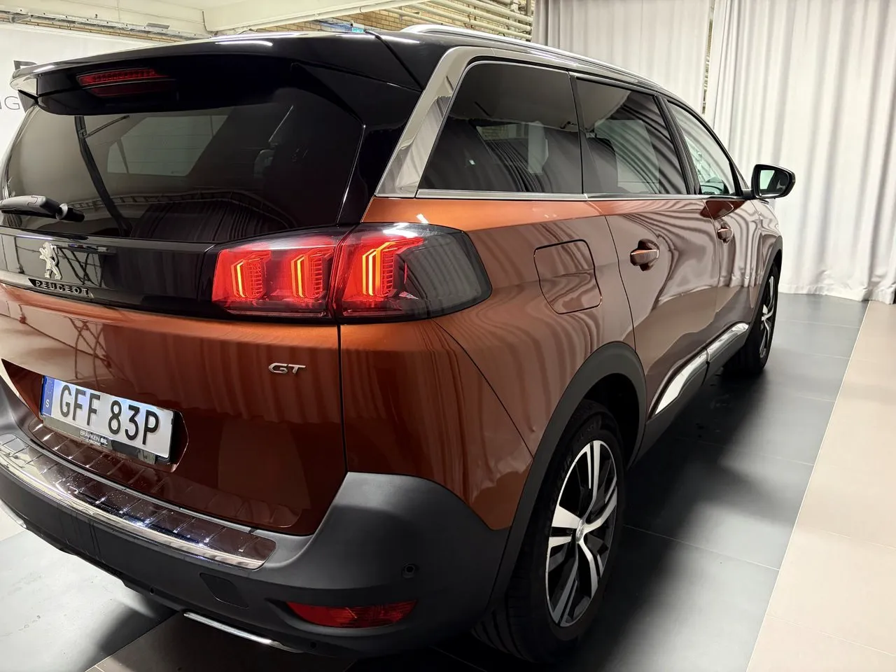 Vehicle image 3