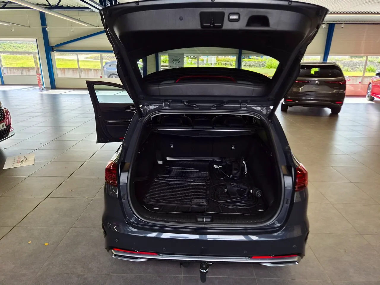 Vehicle image 15