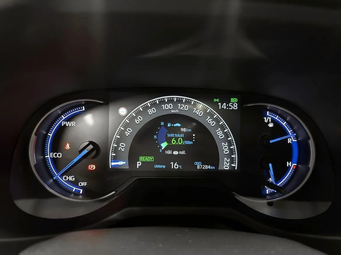 Vehicle image 14