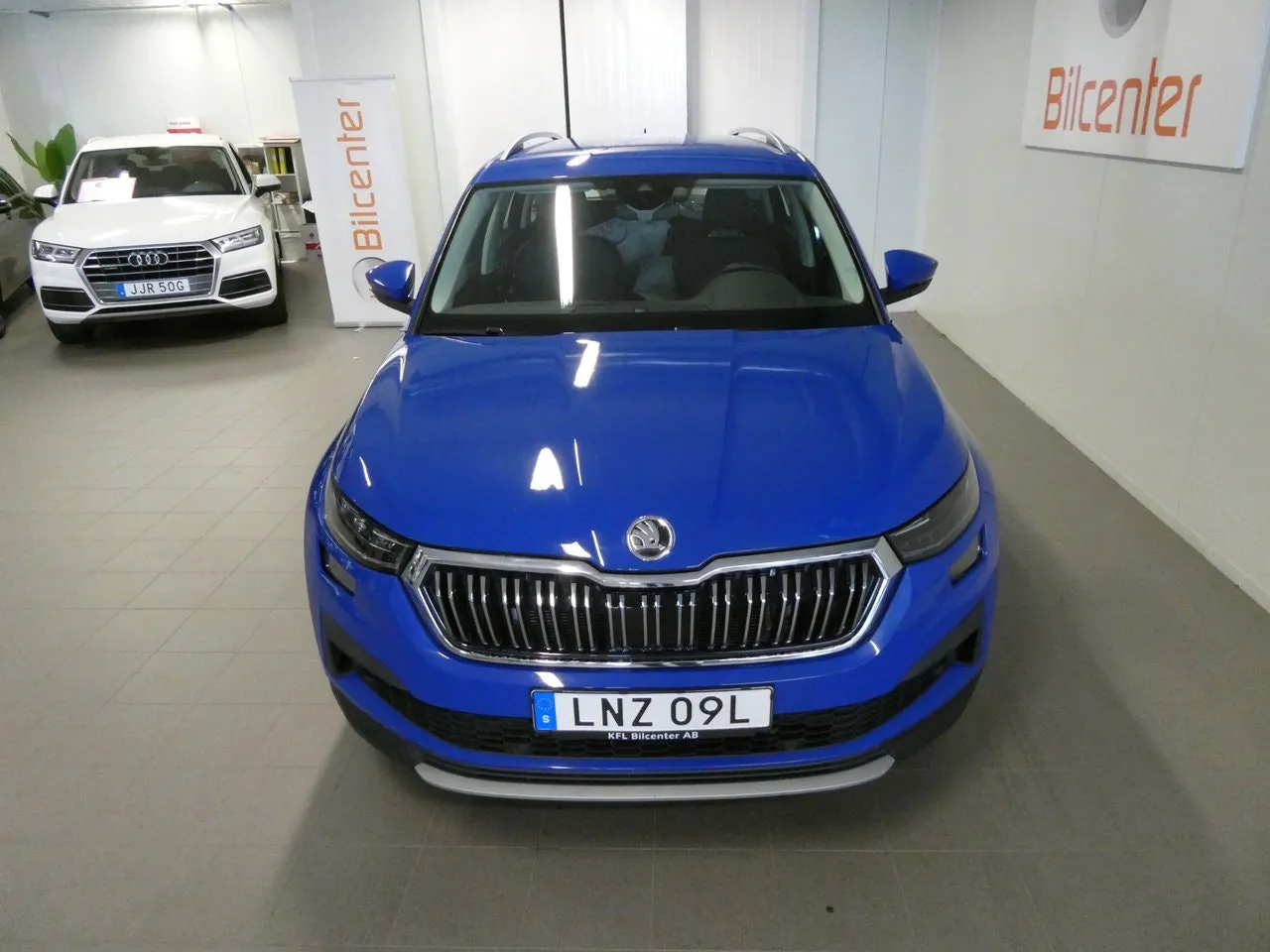 Vehicle image 8