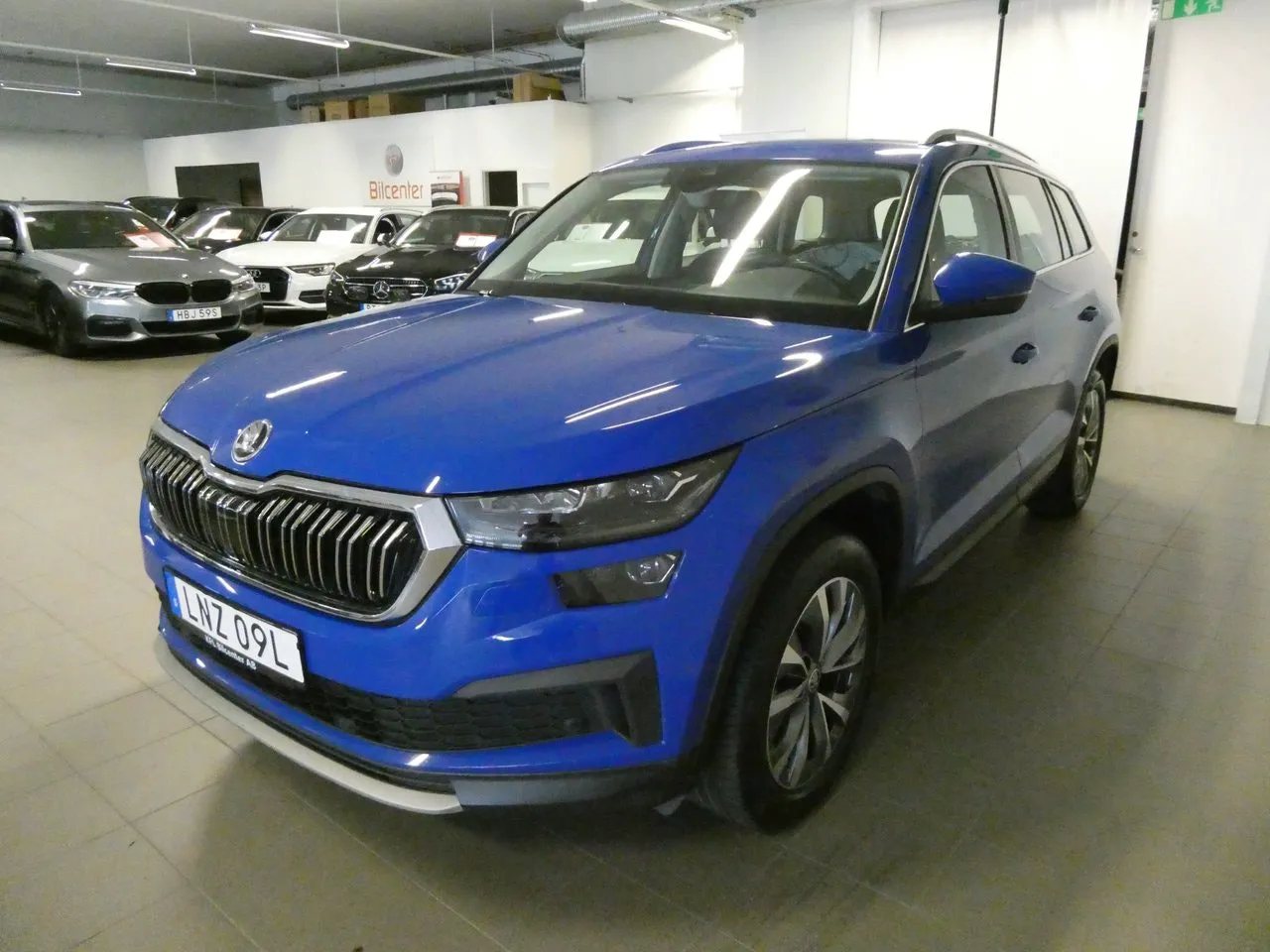 Vehicle image 6