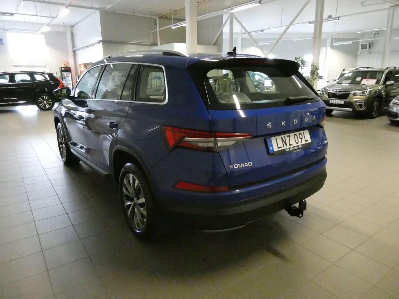 Vehicle image 5