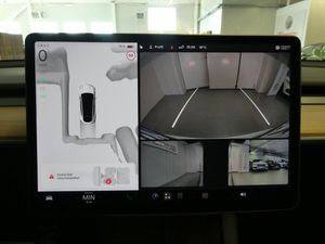 Tesla Model Y bild 15