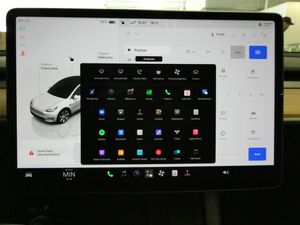 Tesla Model Y bild 22