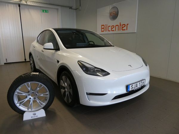 Tesla Model Y Long Range AWD Drag-Pano-Skinn-Kamera-Navi-SoV - 2023