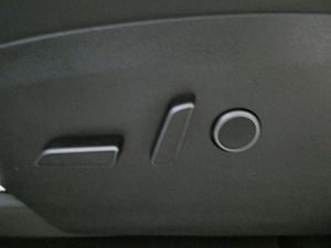 Tesla Model Y bild 19