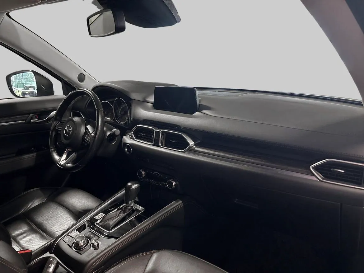 Vehicle image 8