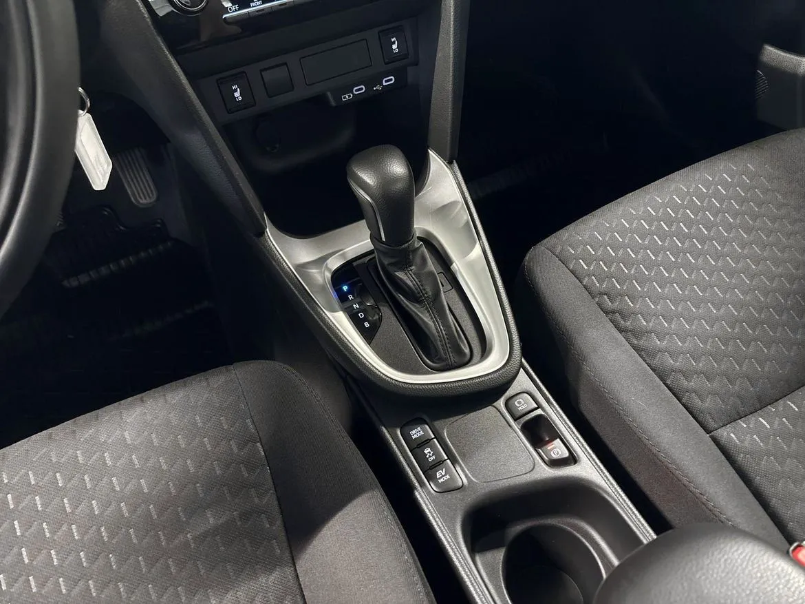Vehicle image 16