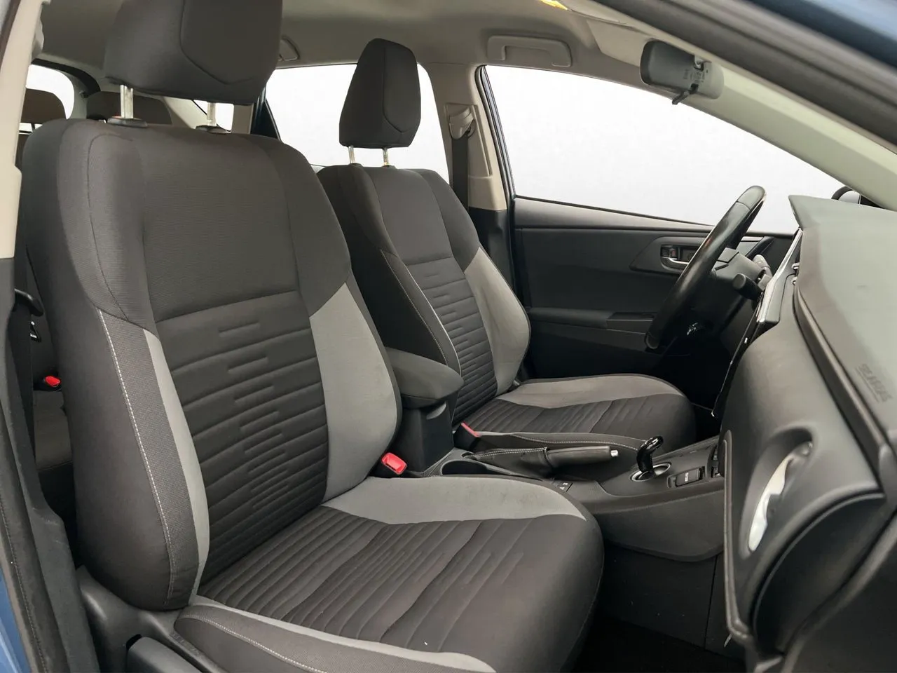 Vehicle image 22