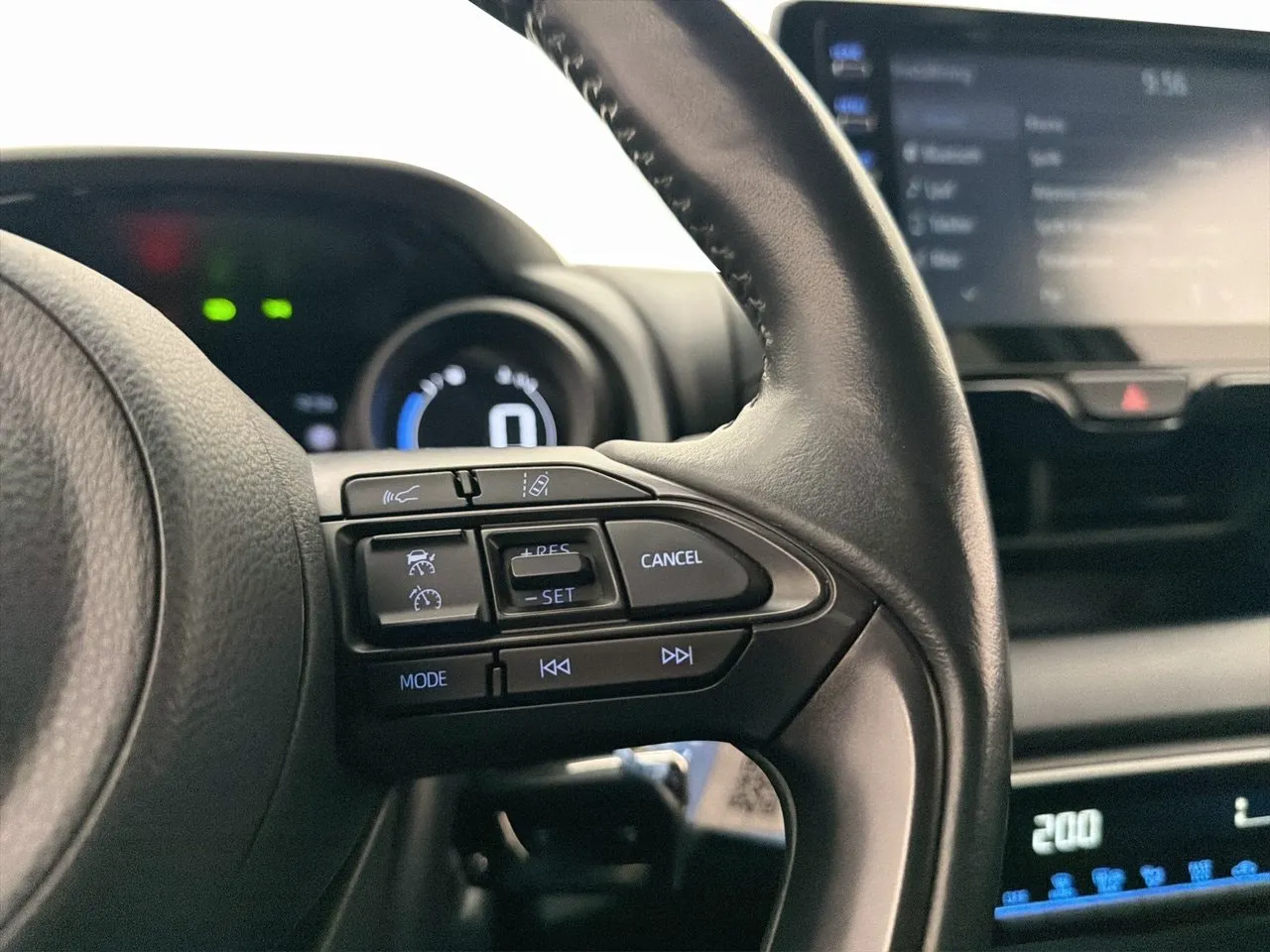 Vehicle image 15