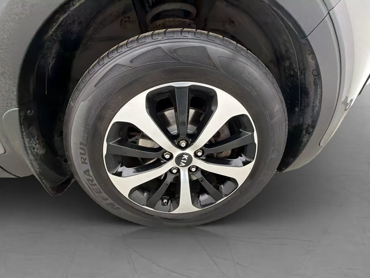 Vehicle image 33