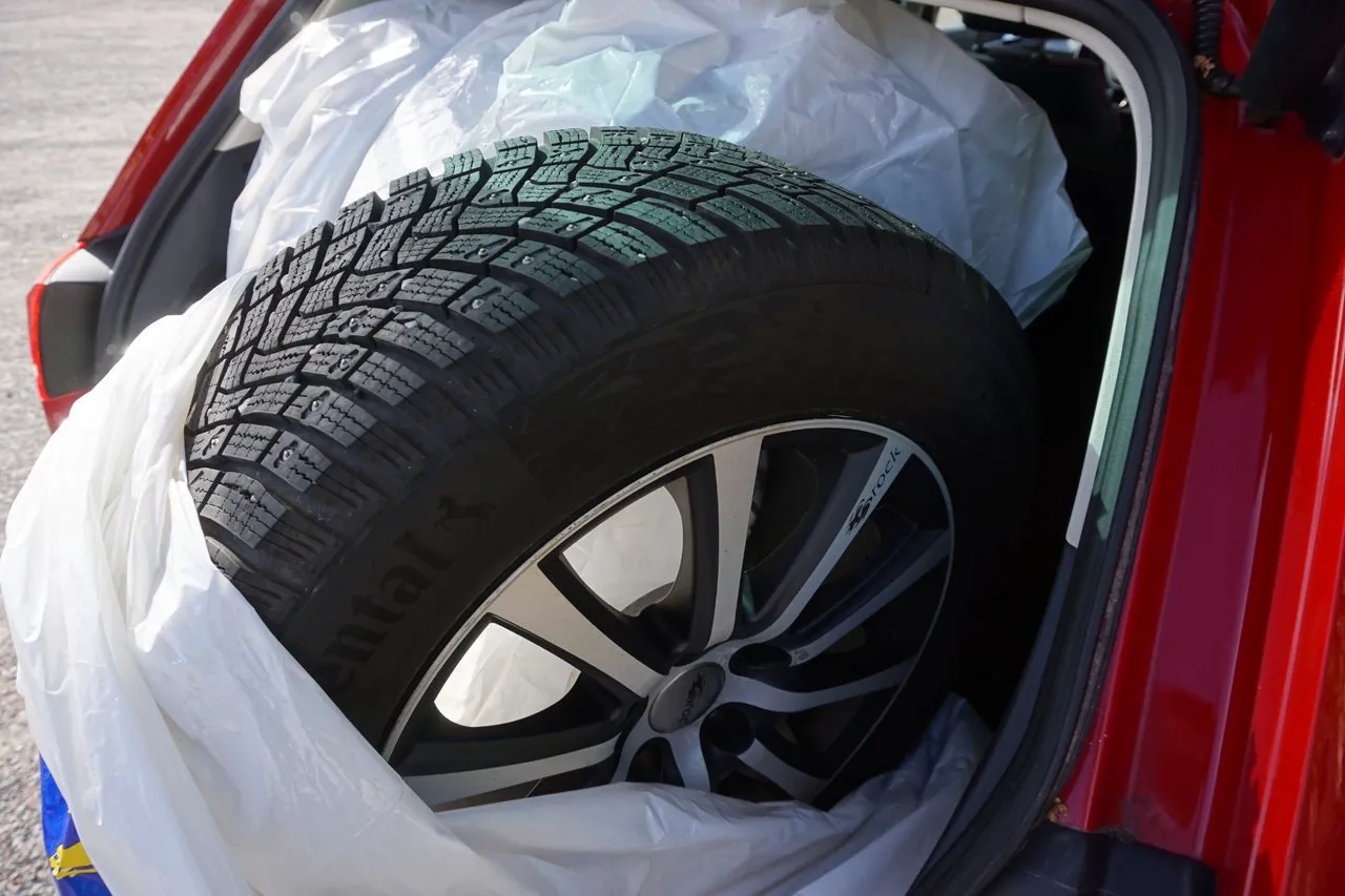 Vehicle image 8