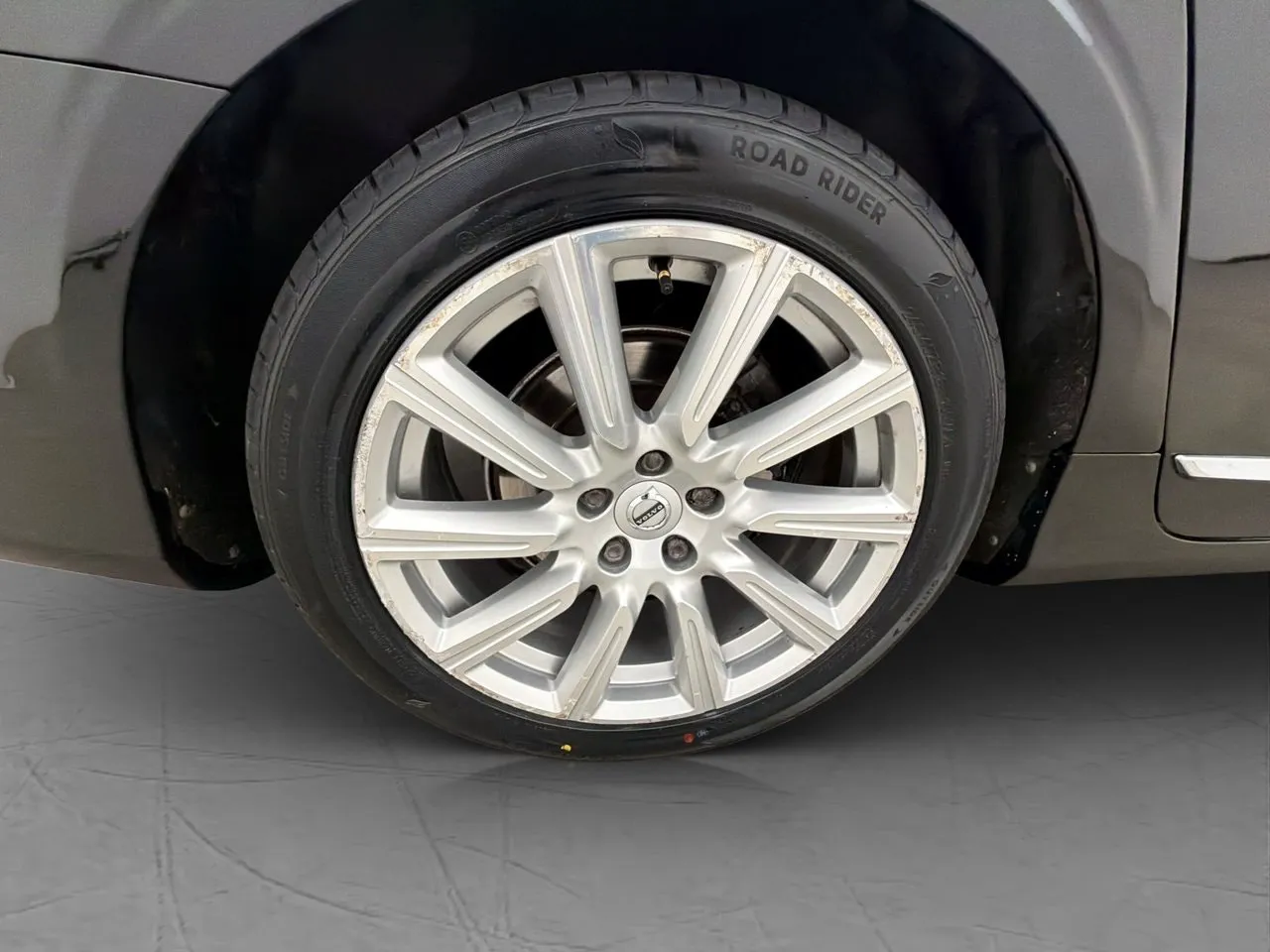 Vehicle image 30