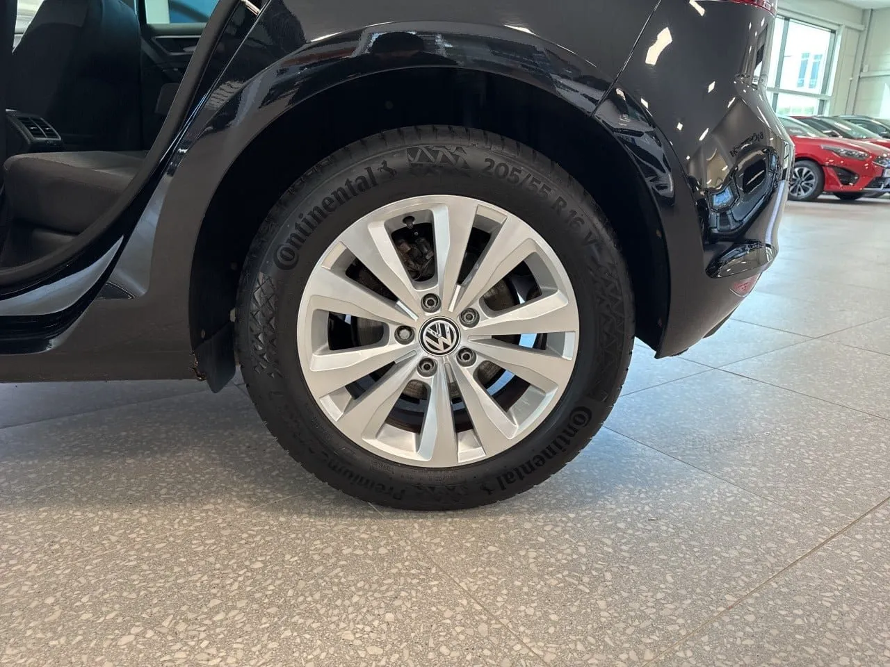 Vehicle image 14