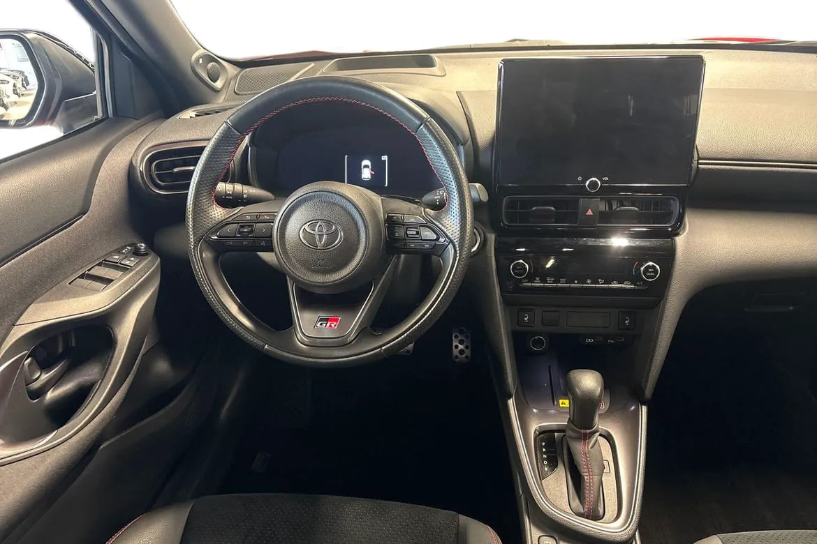 Vehicle image 10