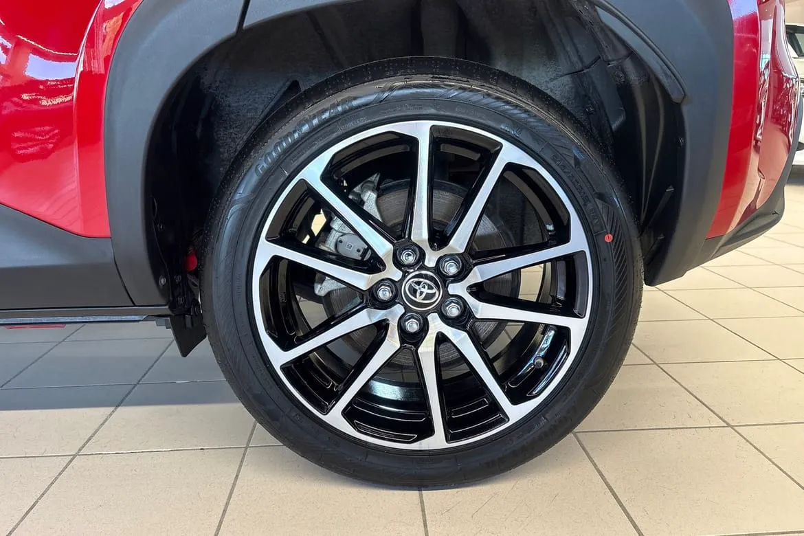 Vehicle image 16