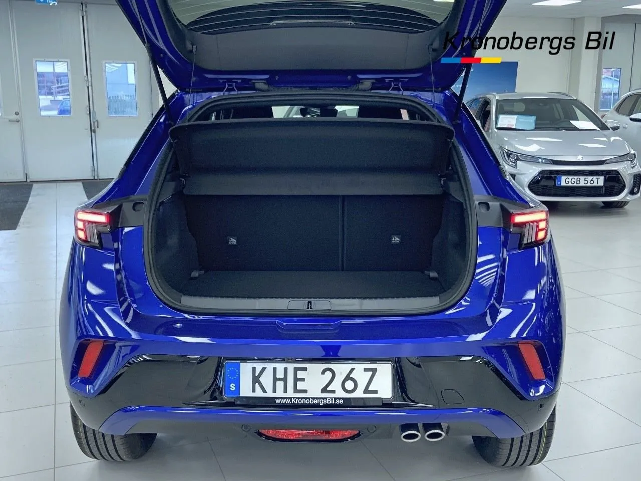 Vehicle image 13