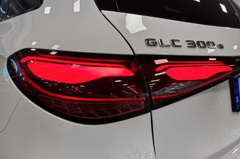 Mercedes GLC300 bild 26