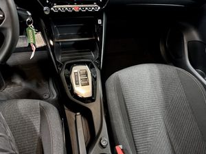 Peugeot 208 bild 13