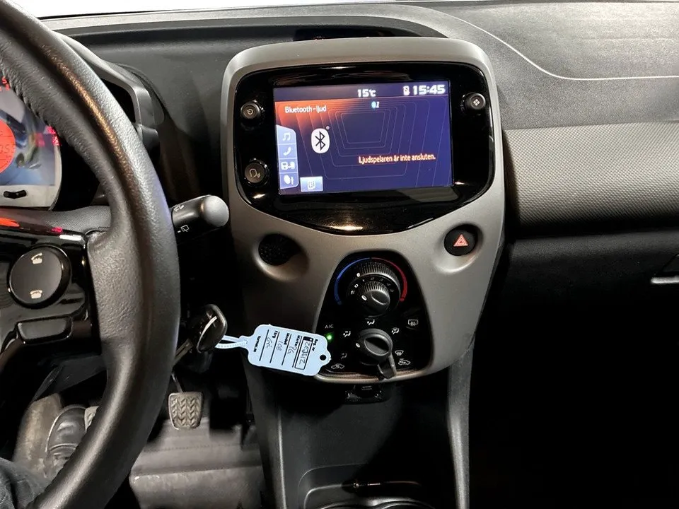 Vehicle image 11