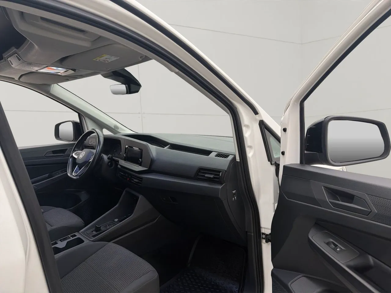 Vehicle image 25