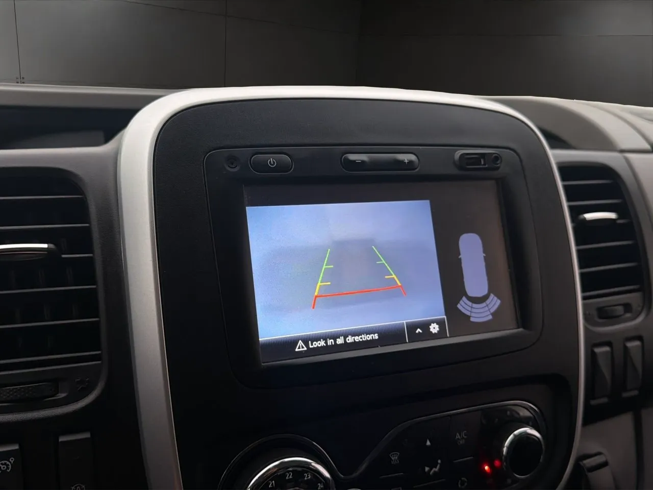 Vehicle image 18