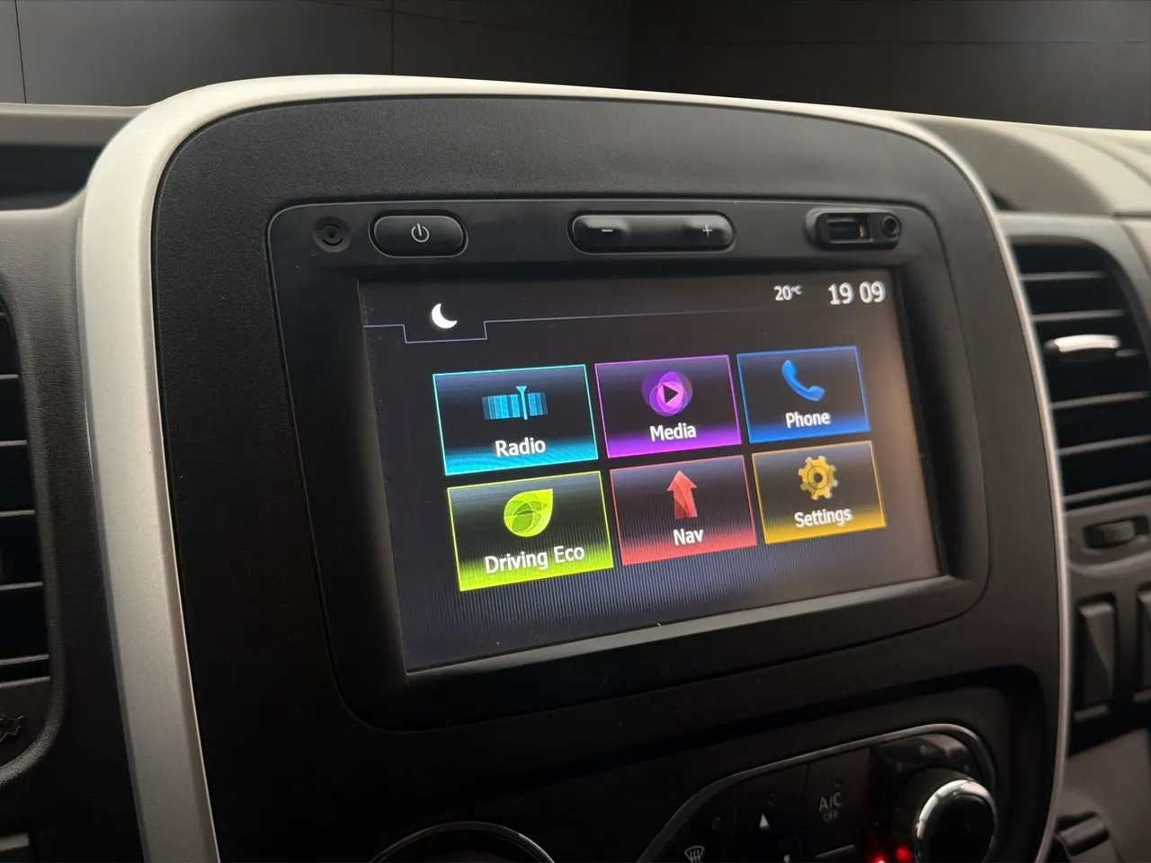 Vehicle image 20