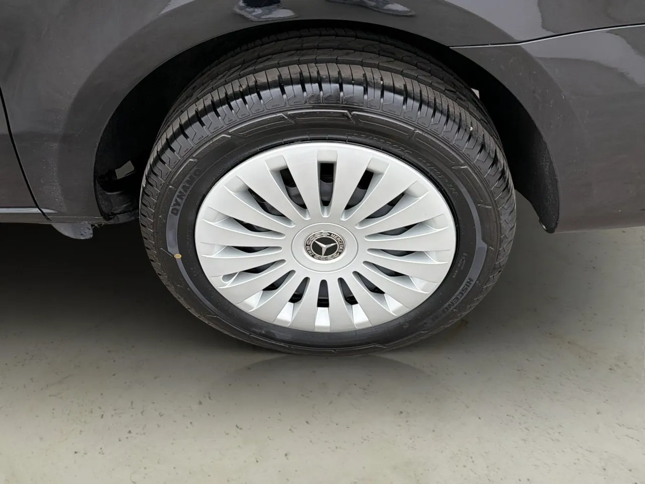 Vehicle image 28