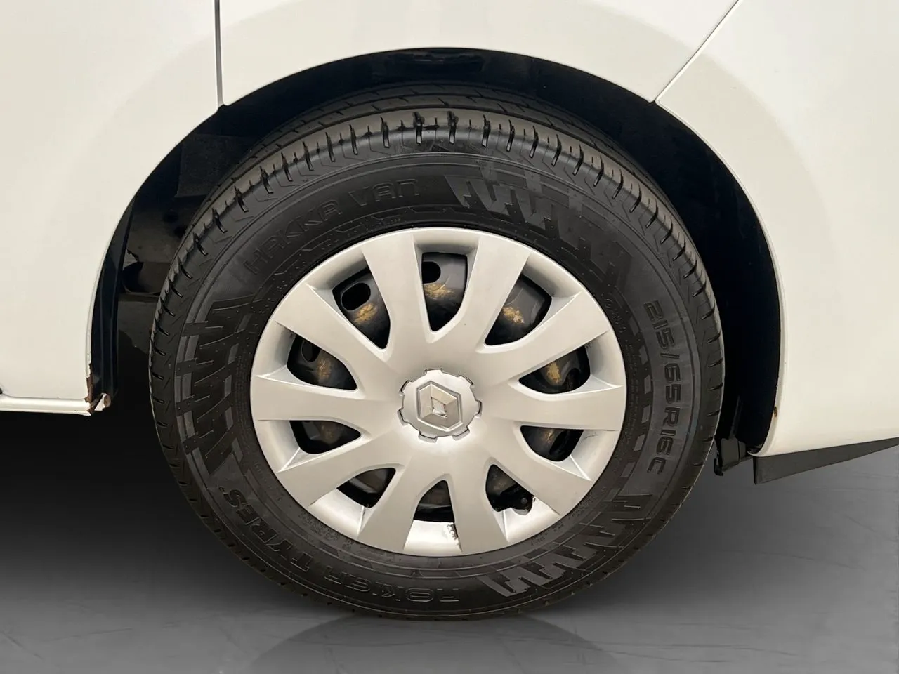 Vehicle image 30