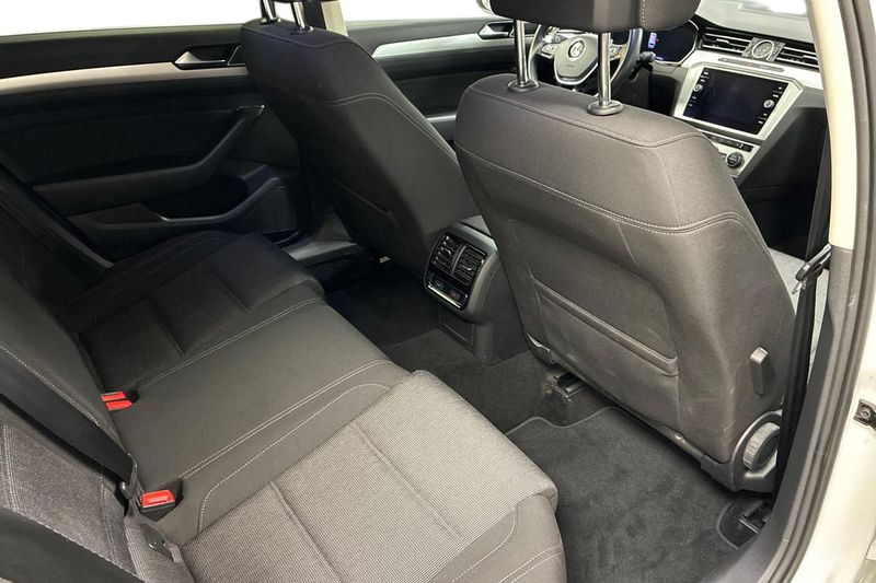 Volkswagen Passat bild 9