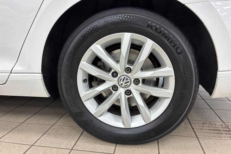 Volkswagen Passat bild 17