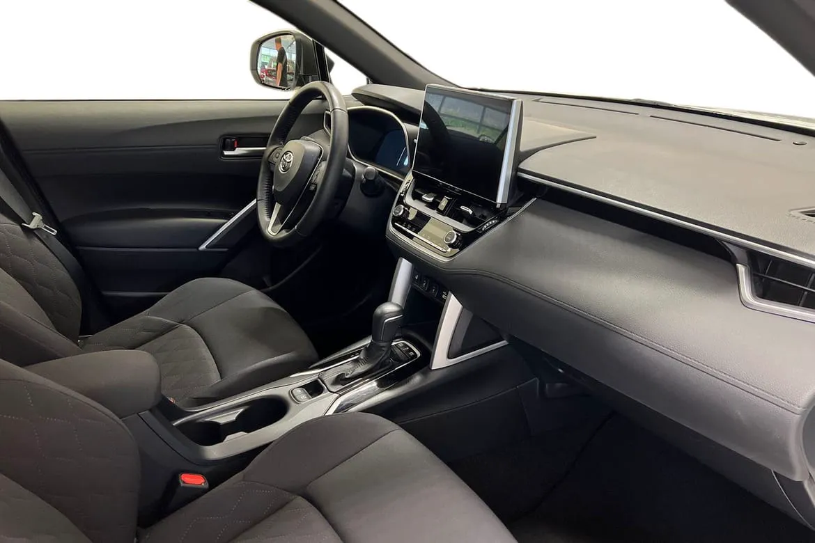 Vehicle image 6