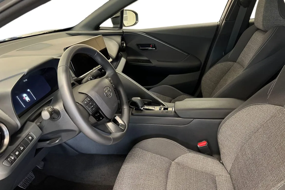 Vehicle image 11