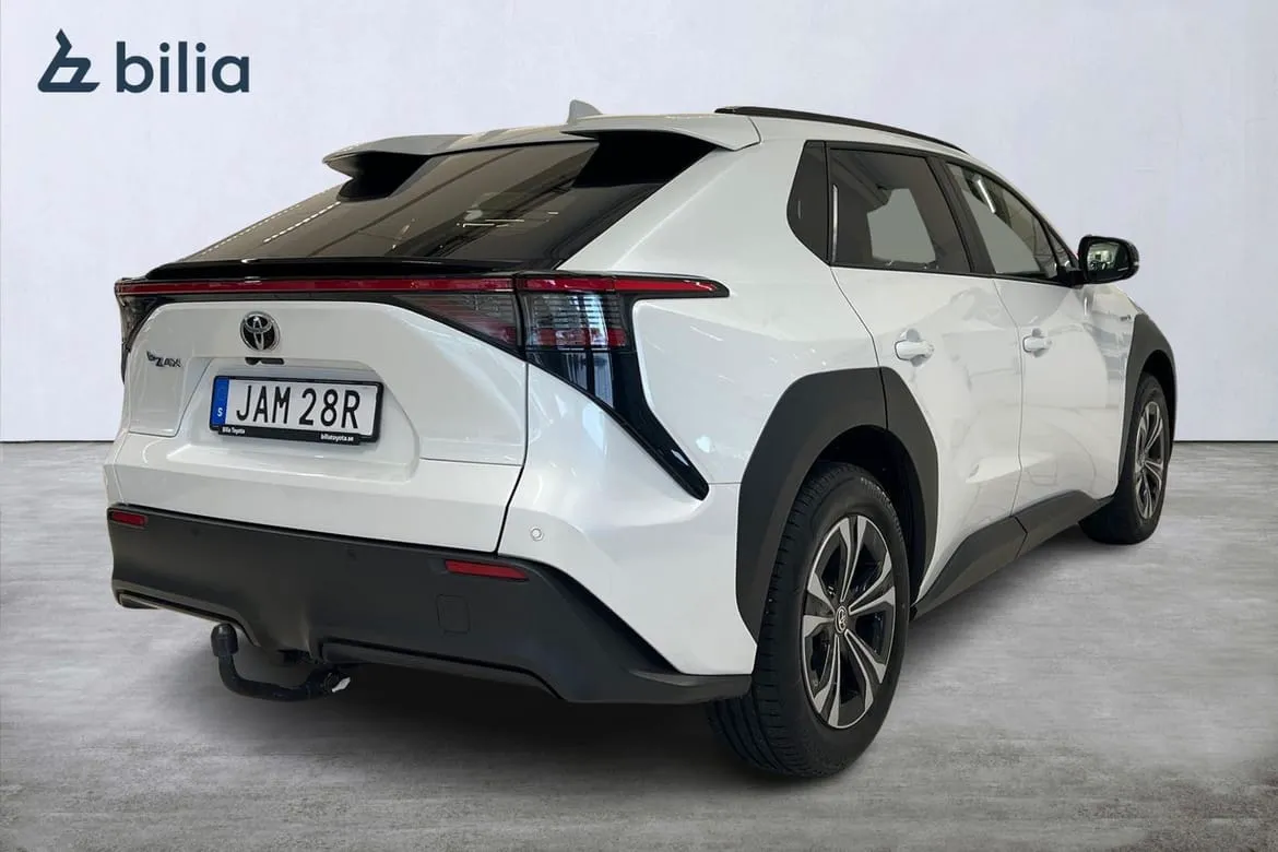 Vehicle image 18