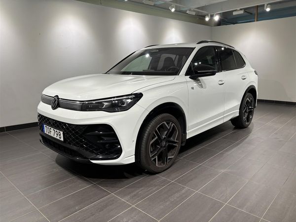 Volkswagen Tiguan 2.0 TDI 4Motion DSG R-Line 360° Drag H K Värmare 20 | R - 2024