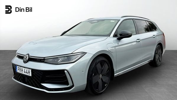 Volkswagen Passat Variant eHybrid R-LINE 1.5 TSI 272HK Pluspaket/Pano/HK - 2026