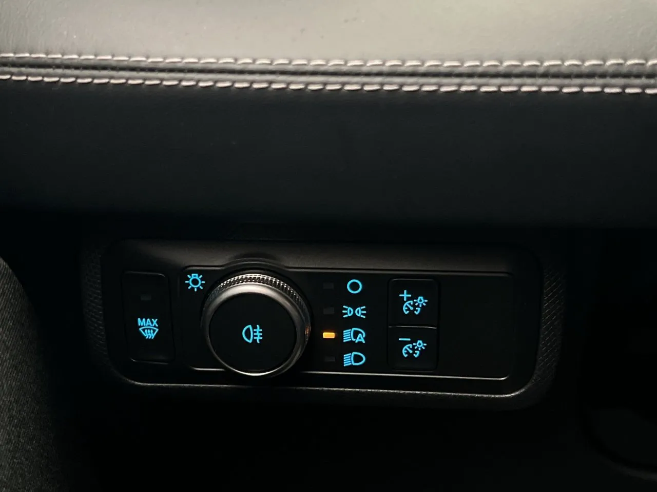 Vehicle image 34