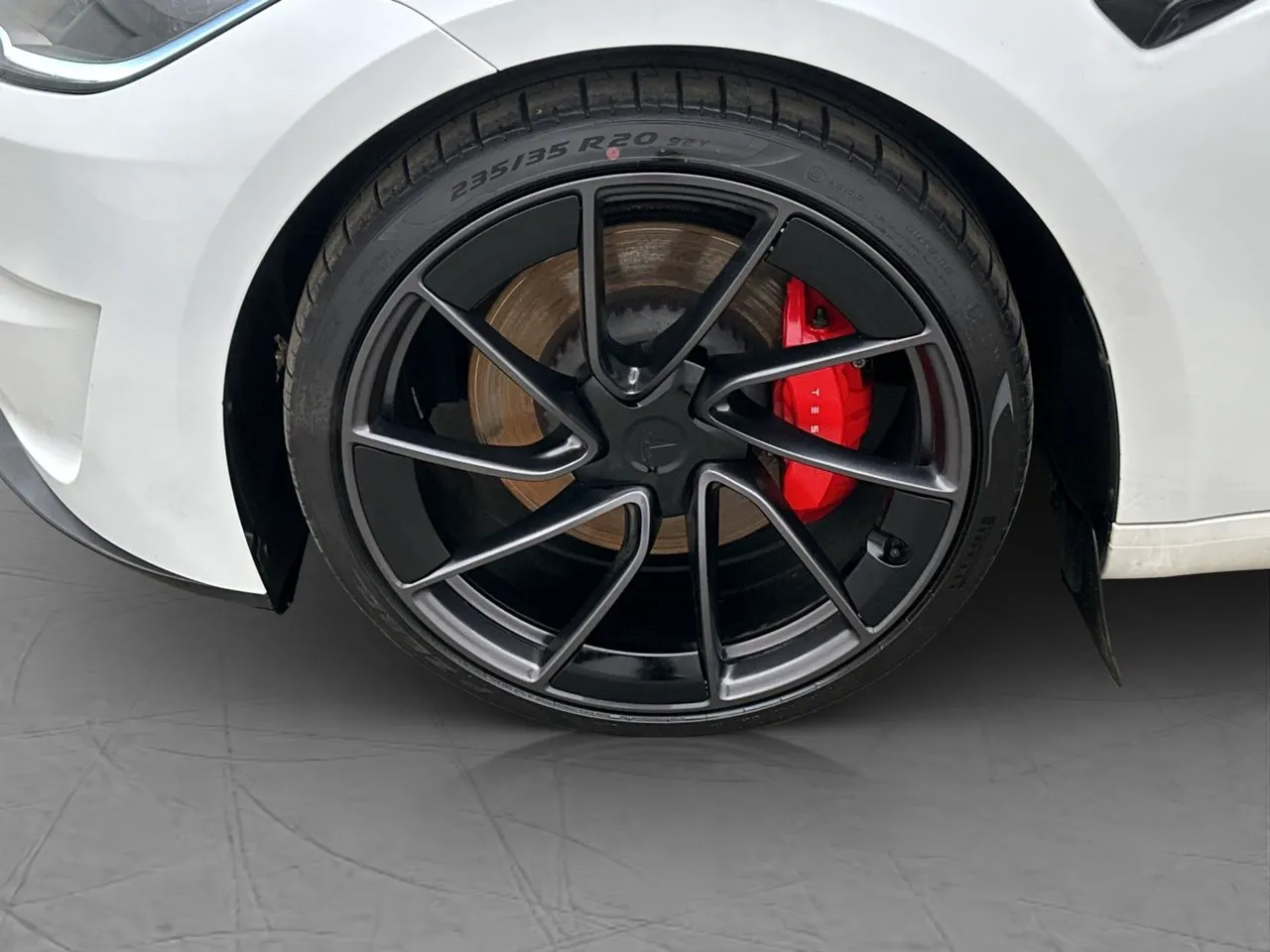 Vehicle image 32