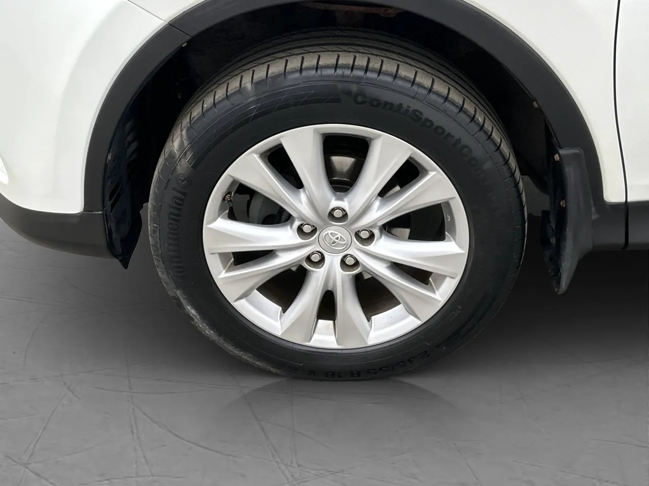 Vehicle image 25